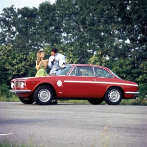 Alfa Romeo GTA 1300 Junior 1968 года 